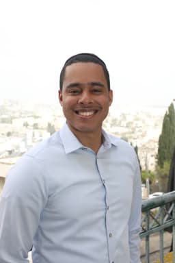 Donnovan Lyons